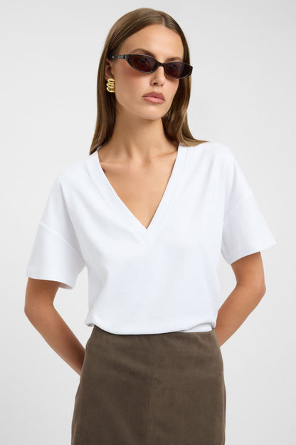 Lani Vee Tee